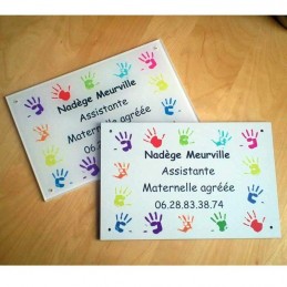 Visuel plaque assistante maternelle mains