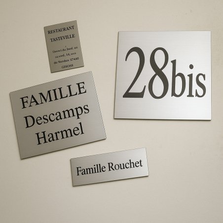 Plaque de porte maison - gravure sur aluminium - Signalétique en ligne
